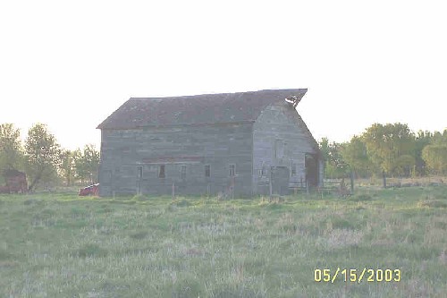Old Barn.jpg (33374 bytes)