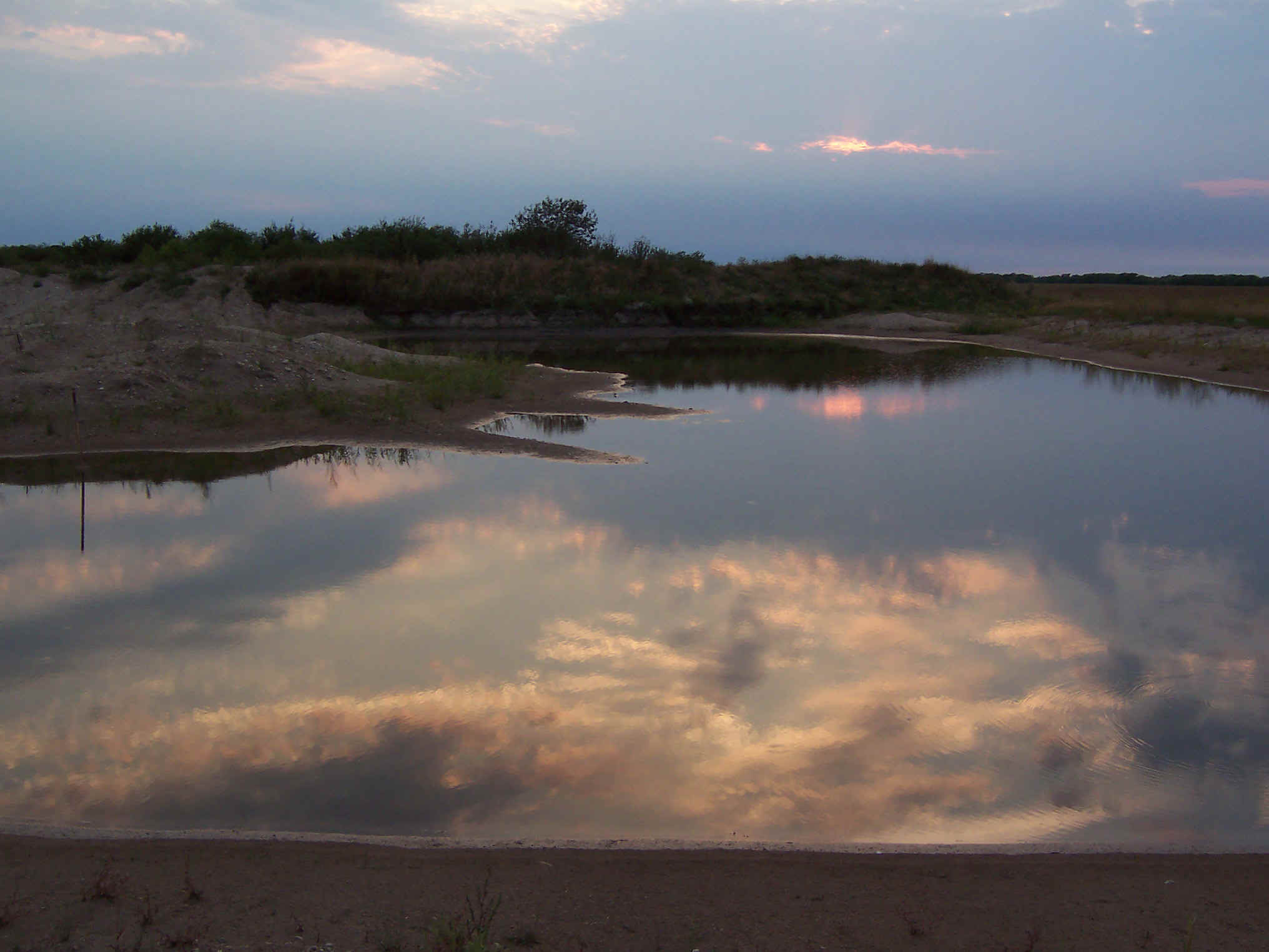 sandpiper pond.jpg (368117 bytes)